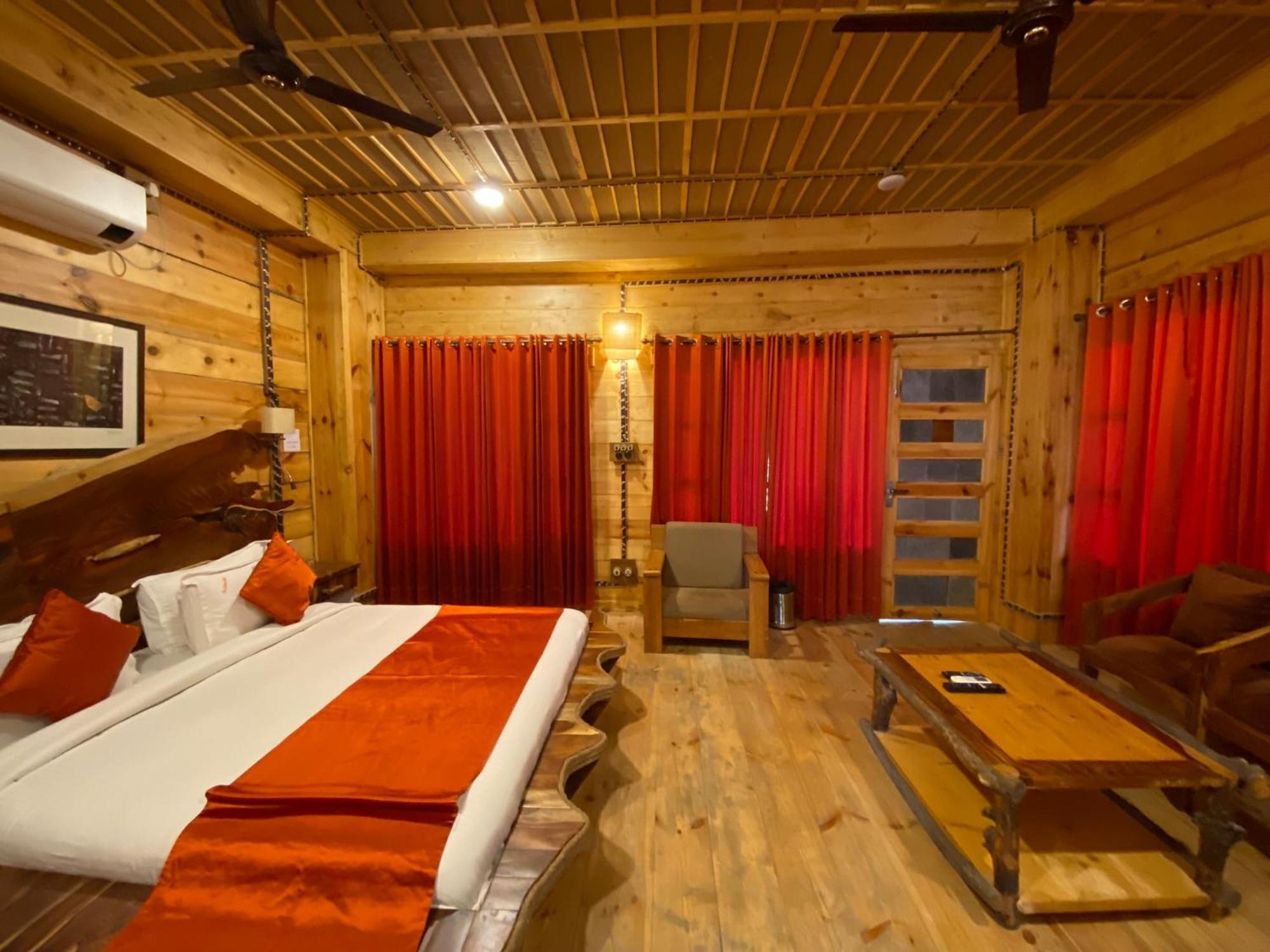 The Divine Hima Hotell Dharamshala Eksteriør bilde
